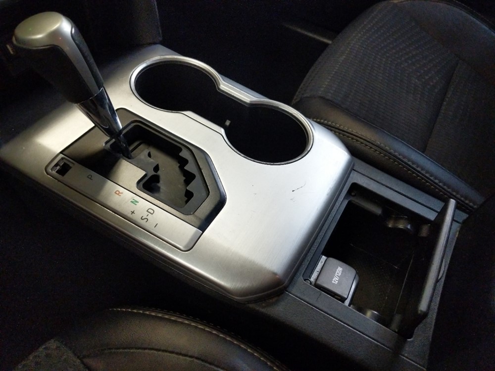 2014 Toyota Camry - Center Console/Cup Holders