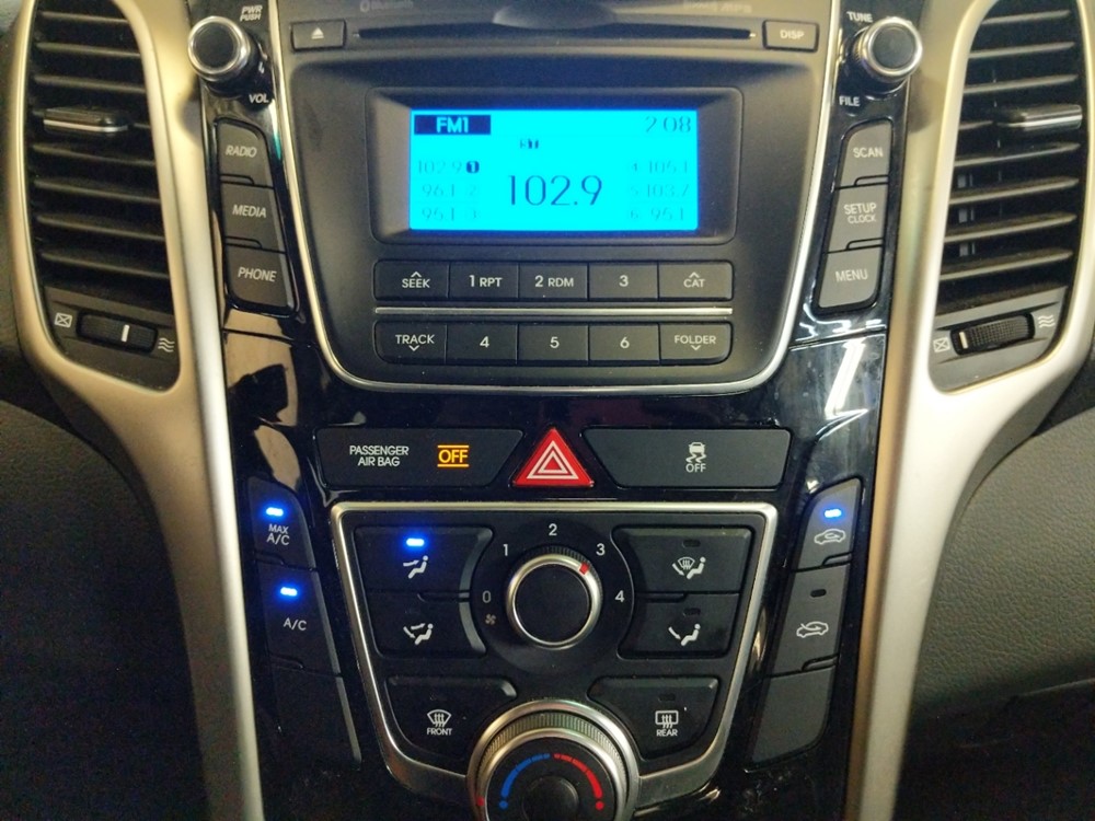 2017 Hyundai Elantra - Stereo Package