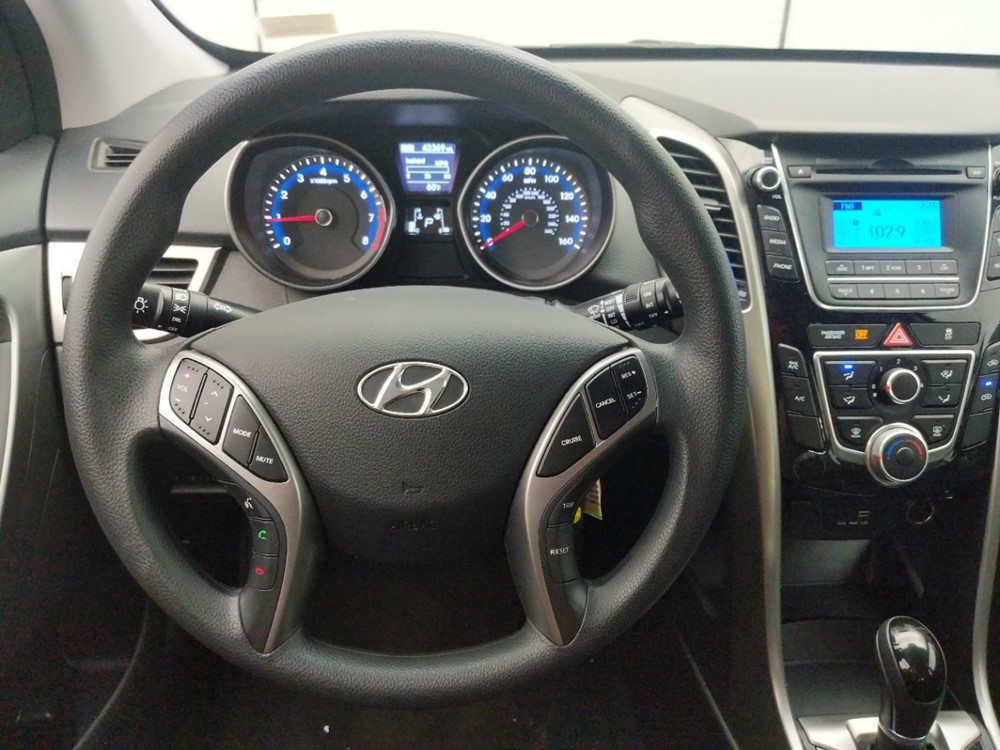 2017 Hyundai Elantra - Driver Dash