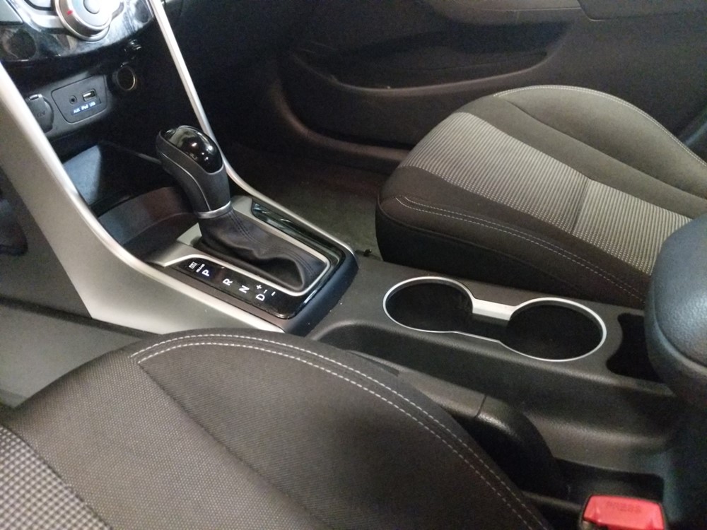 2017 Hyundai Elantra - Center Console/Cup Holders