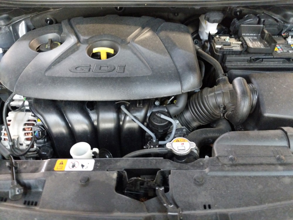 2017 Hyundai Elantra - Engine