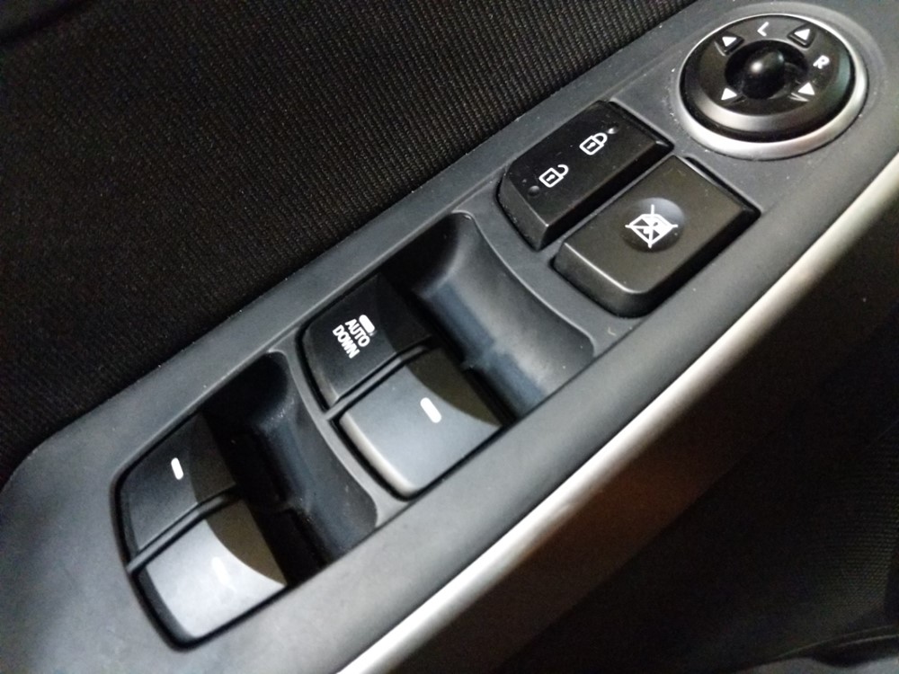 2017 Hyundai Elantra - Driver Power Windows/Lock Control
