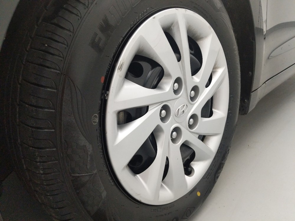 2017 Hyundai Elantra - Wheel