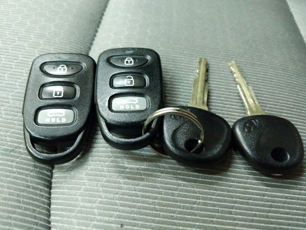 2017 Hyundai Elantra - Keys
