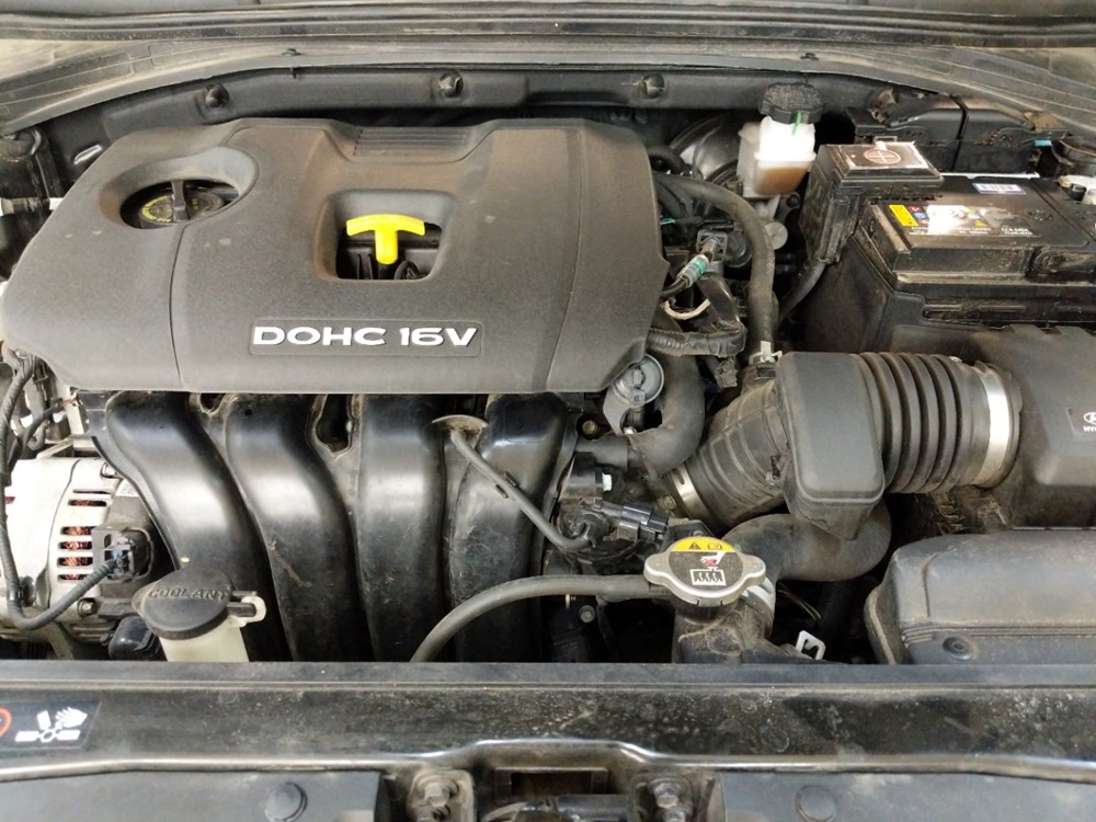 2017 Hyundai Elantra - Engine