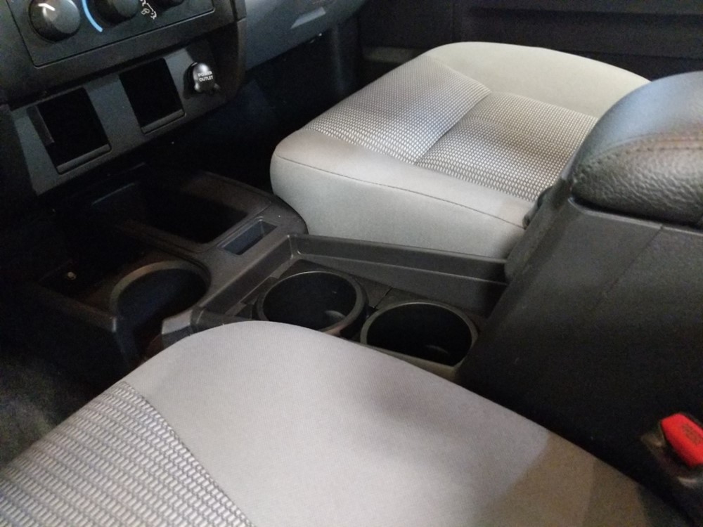 2011 Dodge Dakota - Center Console/Cup Holders