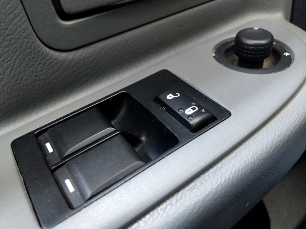 2011 Dodge Dakota - Driver Power Windows/Lock Control