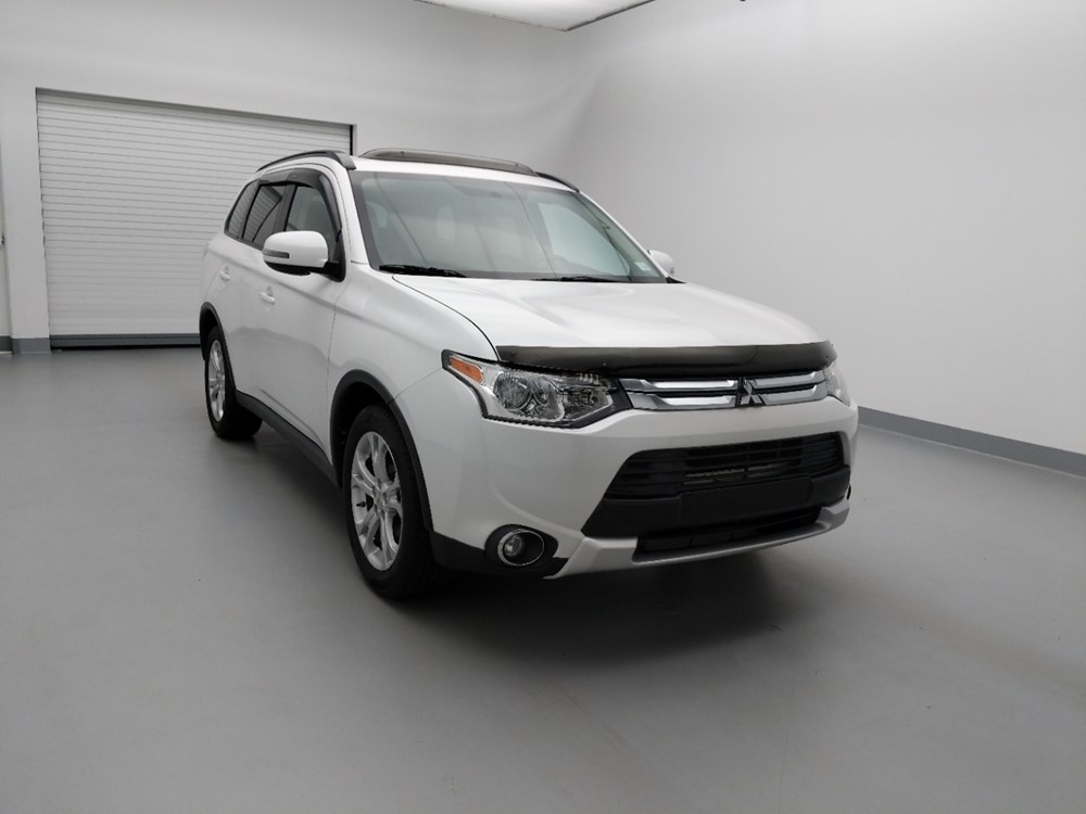 2015 Mitsubishi Outlander - Passenger Front Bumper