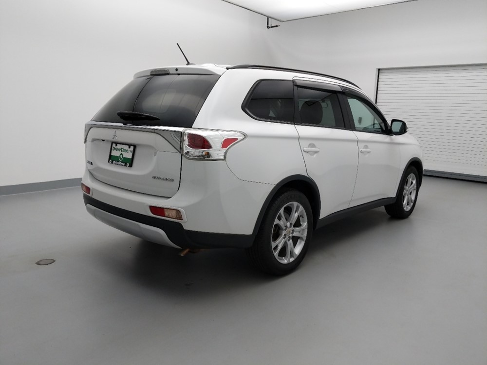 2015 Mitsubishi Outlander - Passenger Rear Bumper