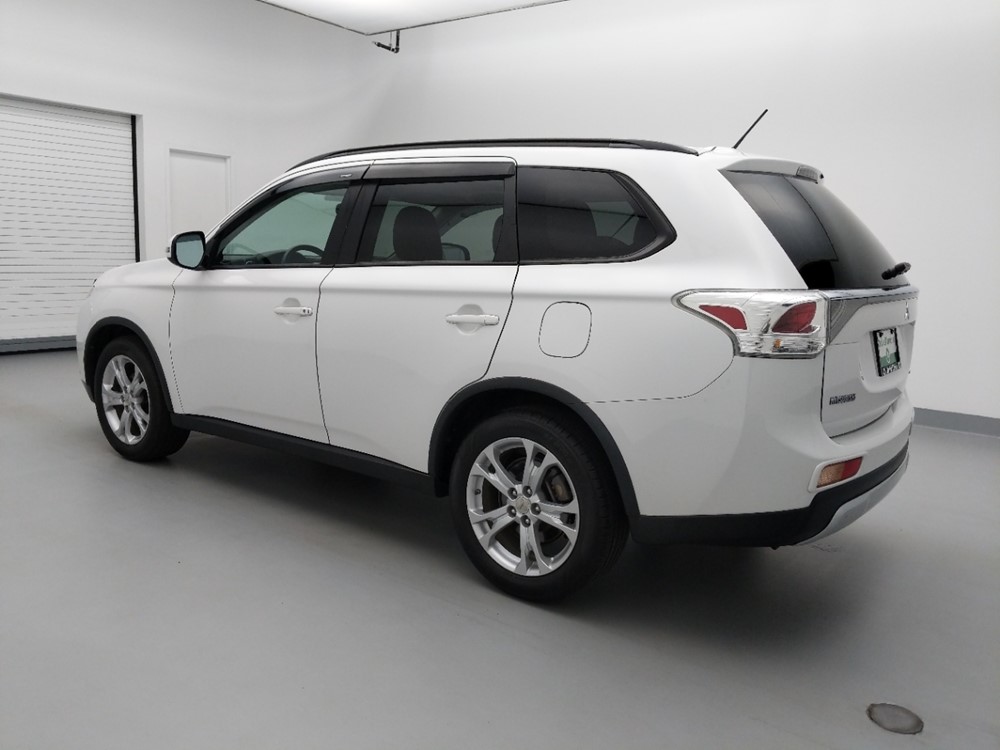 2015 Mitsubishi Outlander - Driver Rear Side