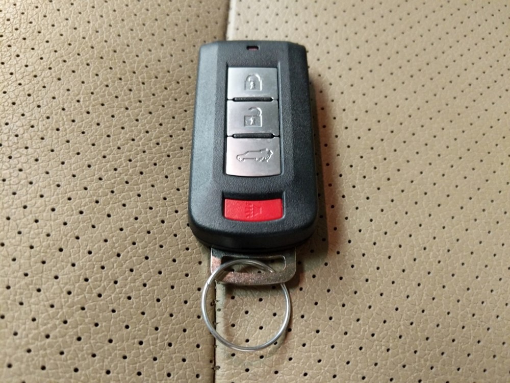 2015 Mitsubishi Outlander - Keys