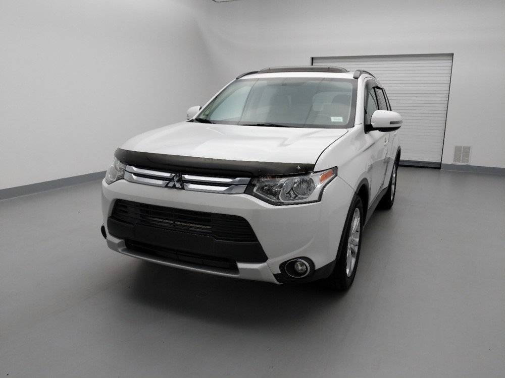 2015 Mitsubishi Outlander - Driver Front Hood