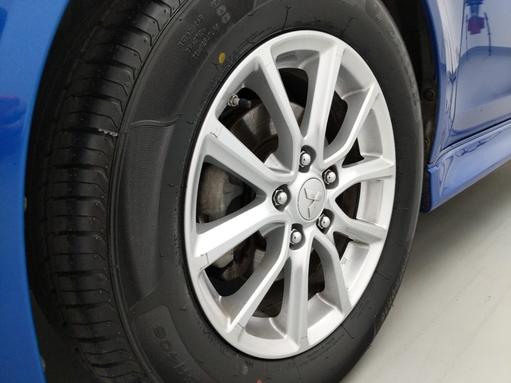 2016 Mitsubishi Lancer - Wheel
