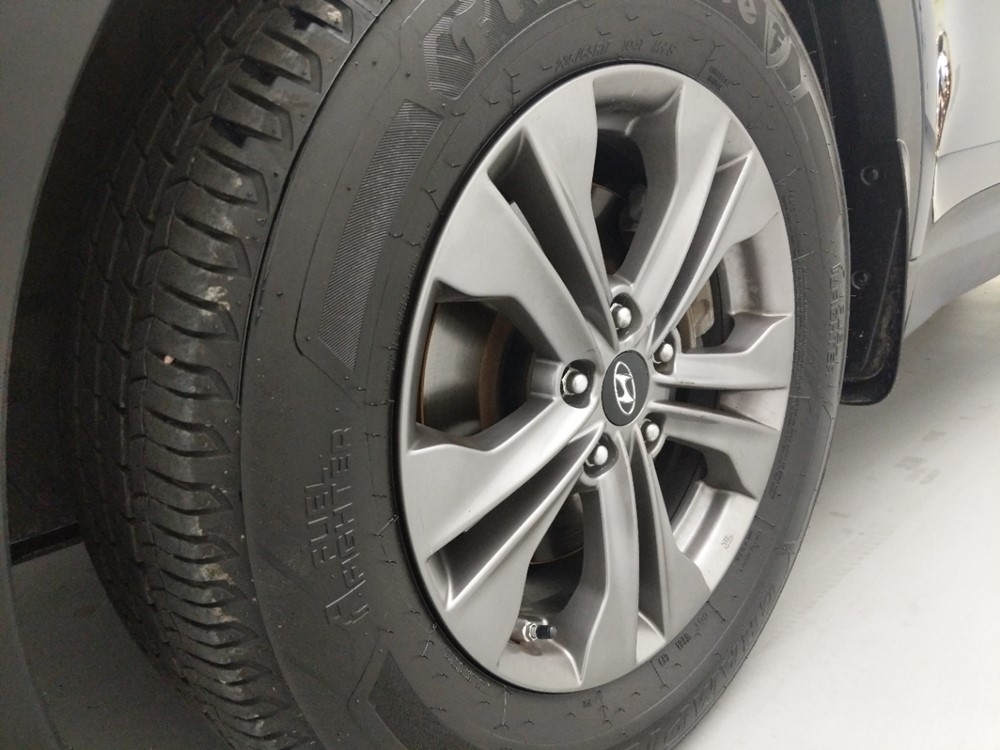 2015 Hyundai Santa Fe - Wheel
