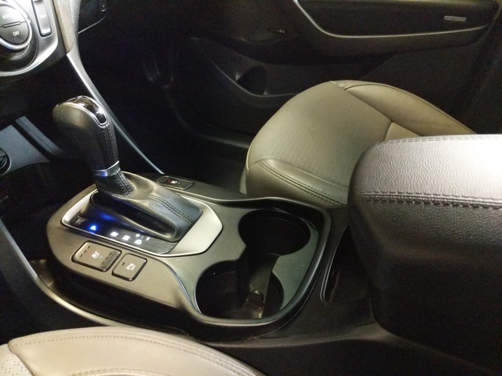 2015 Hyundai Santa Fe - Center Console/Cup Holders