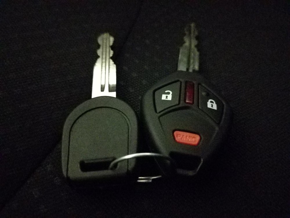 2014 Mitsubishi Outlander - Keys