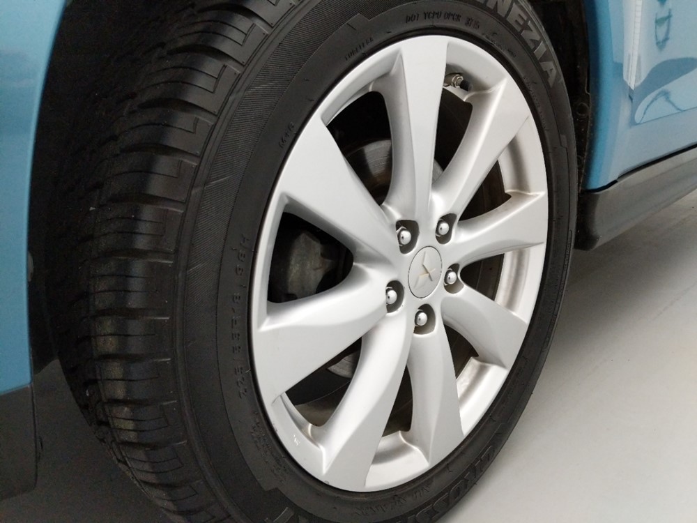 2014 Mitsubishi Outlander - Wheel