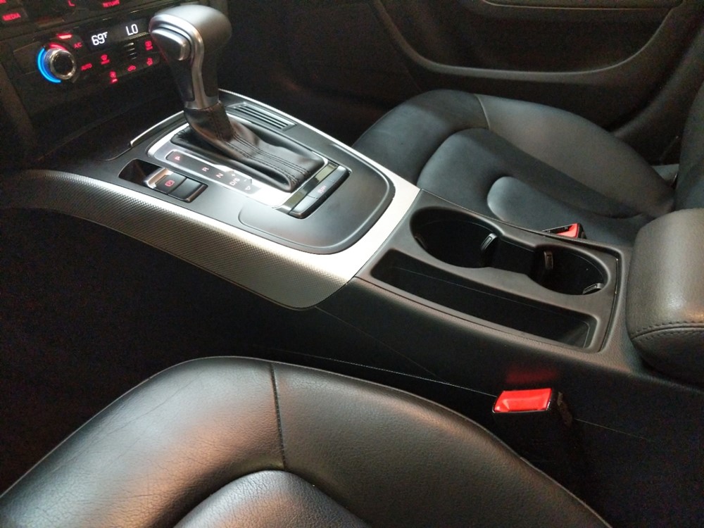 2016 Audi A4 - Center Console/Cup Holders