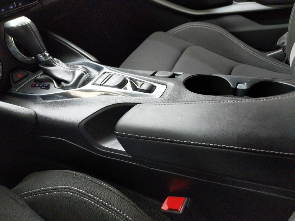 2018 Chevrolet Camaro - Center Console/Cup Holders