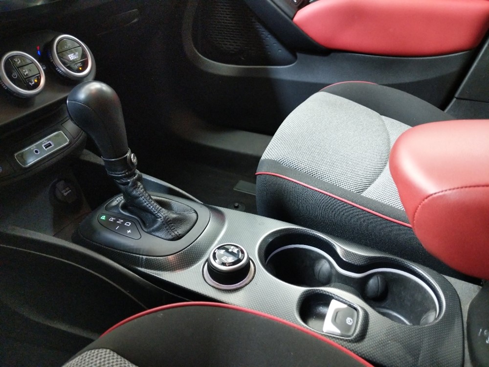 2016 FIAT 500X - Center Console/Cup Holders