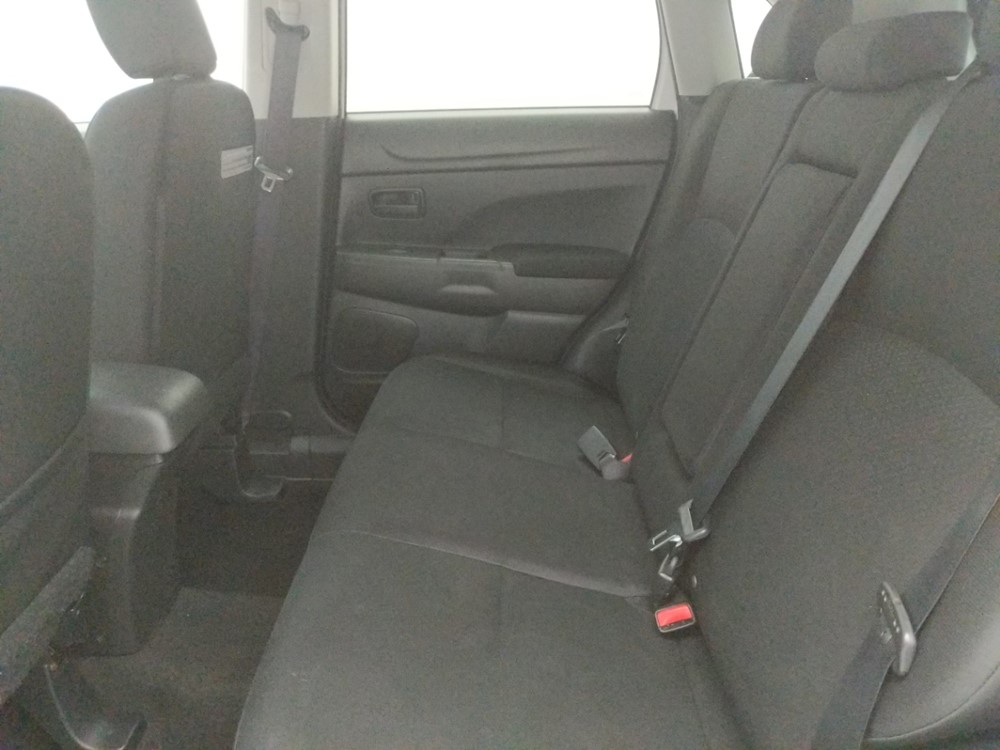 2015 Mitsubishi Outlander - Driver Rear Seat