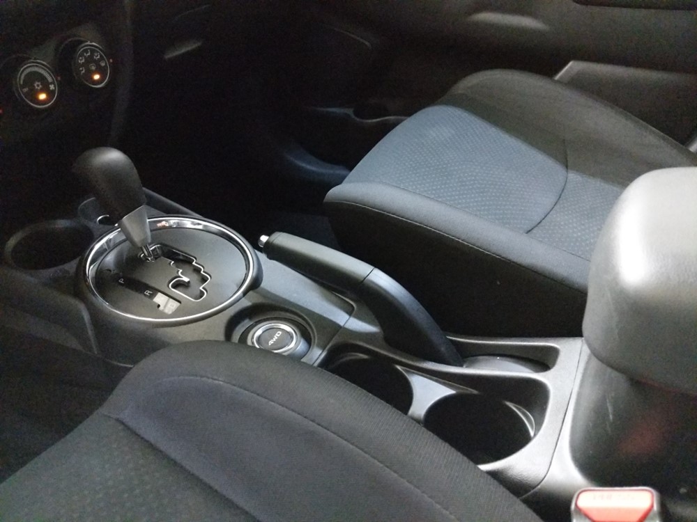2015 Mitsubishi Outlander - Center Console/Cup Holders