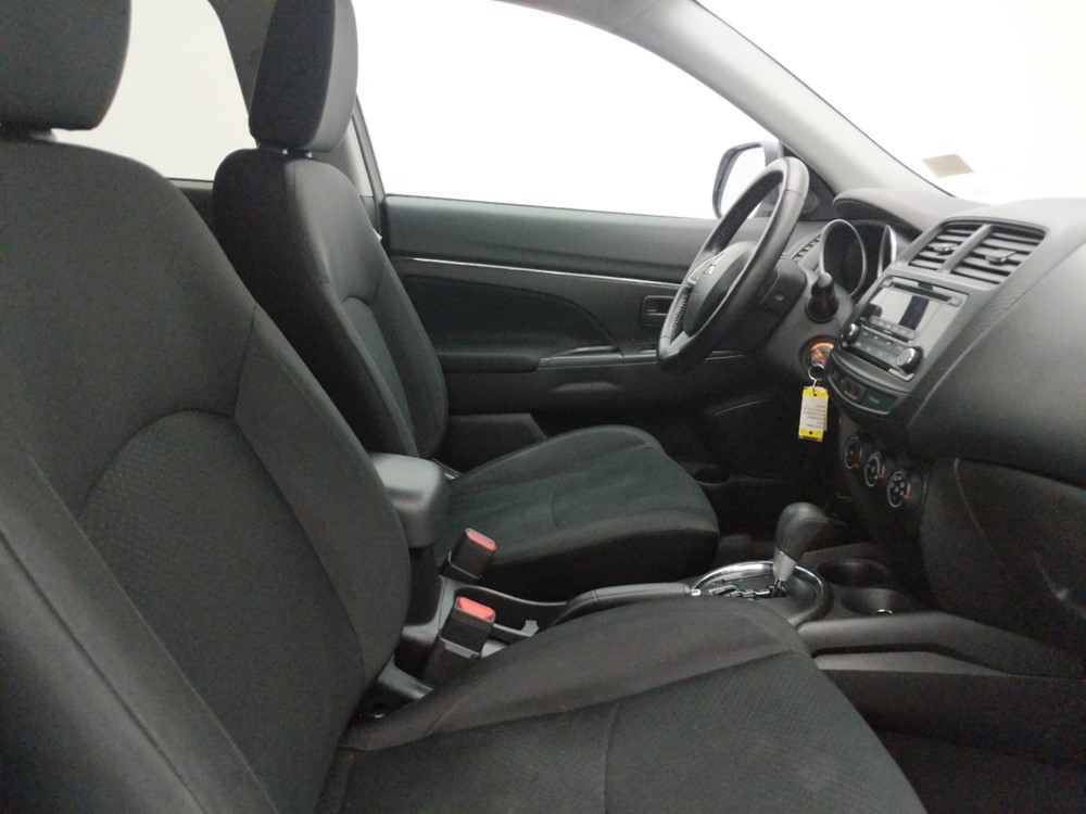 2015 Mitsubishi Outlander - Passenger Front Seat
