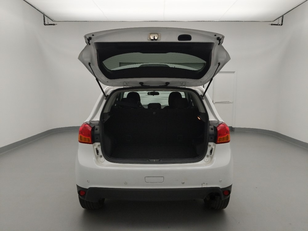 2015 Mitsubishi Outlander - Trunk