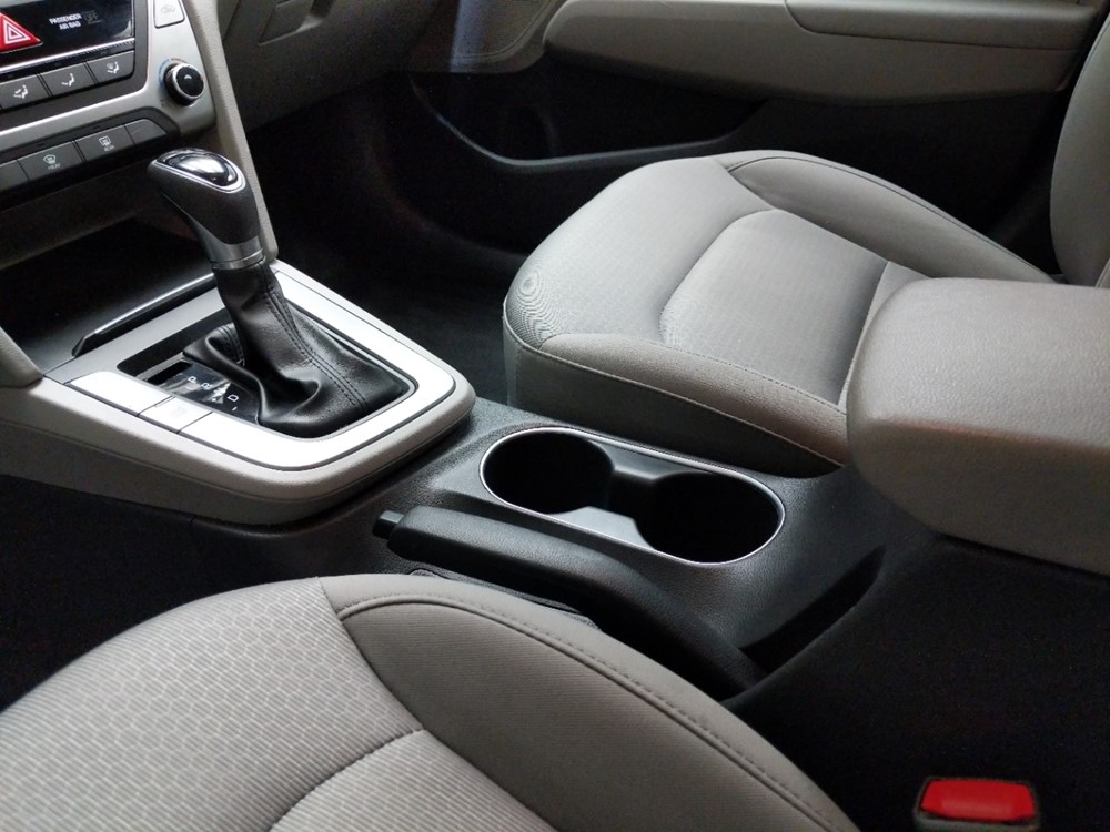 2017 Hyundai Elantra - Center Console/Cup Holders