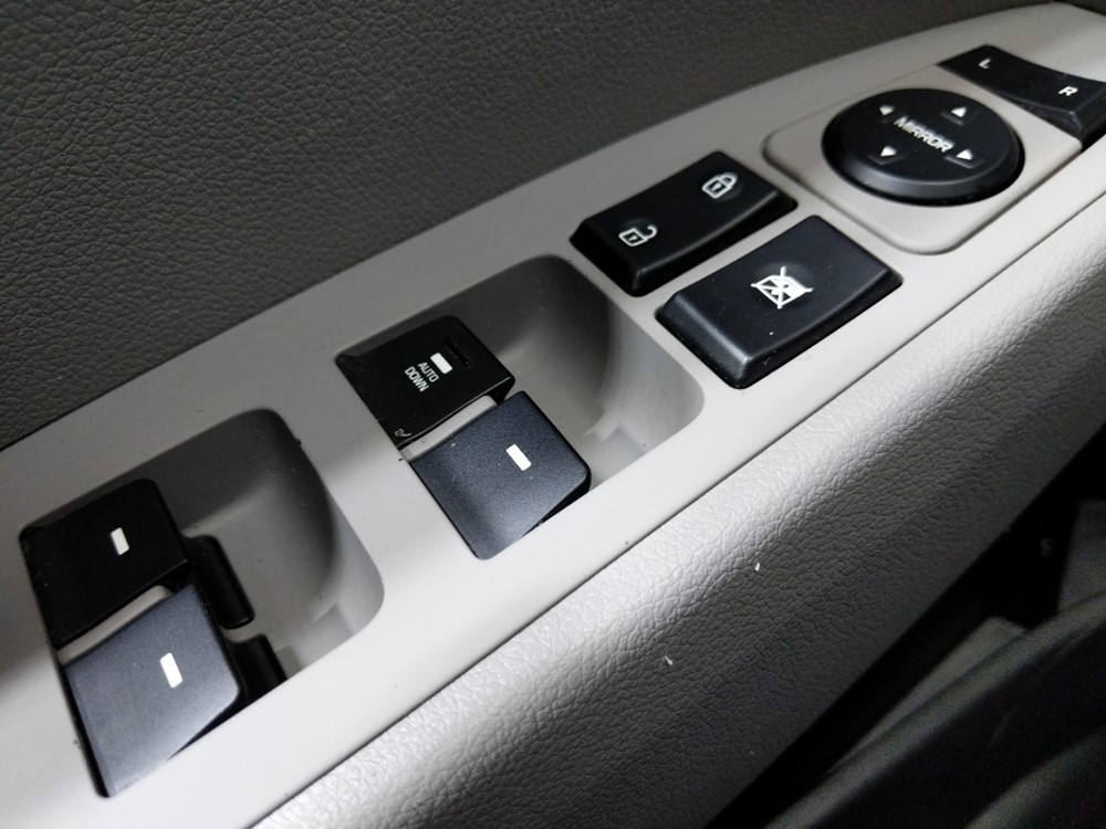 2017 Hyundai Elantra - Driver Power Windows/Lock Control