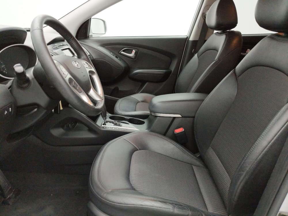 2012 Hyundai Tucson - Driver Front Seat