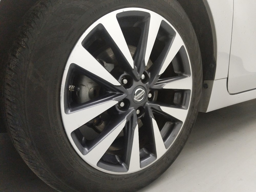 2017 Nissan Altima - Wheel