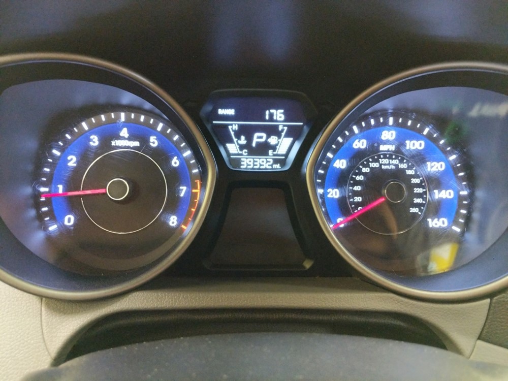 2014 Hyundai Elantra - Odometer Close Up