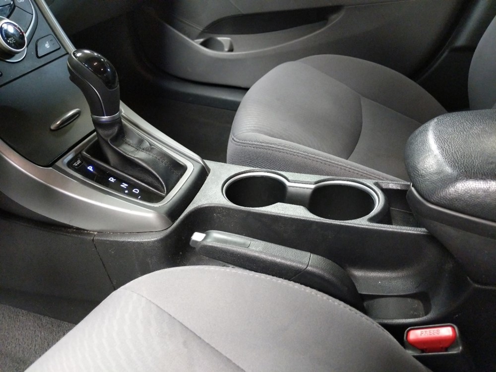 2014 Hyundai Elantra - Center Console/Cup Holders