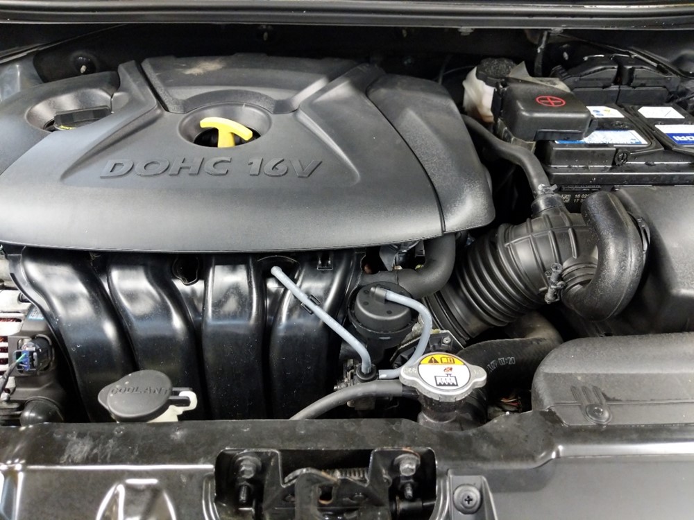 2014 Hyundai Elantra - Engine