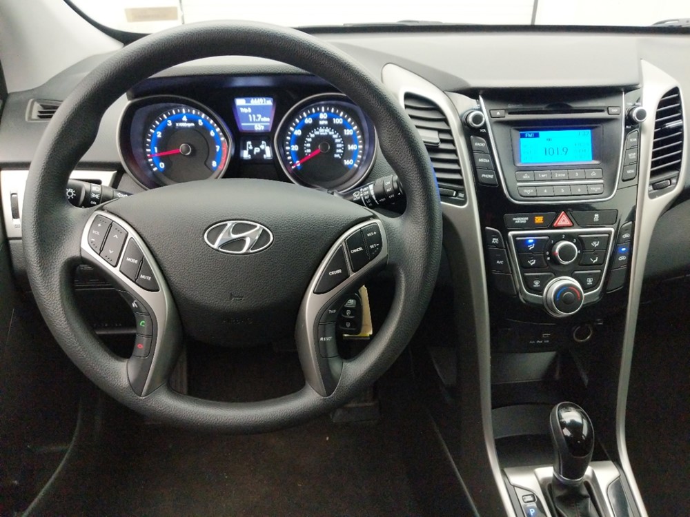 2017 Hyundai Elantra - Driver Dash