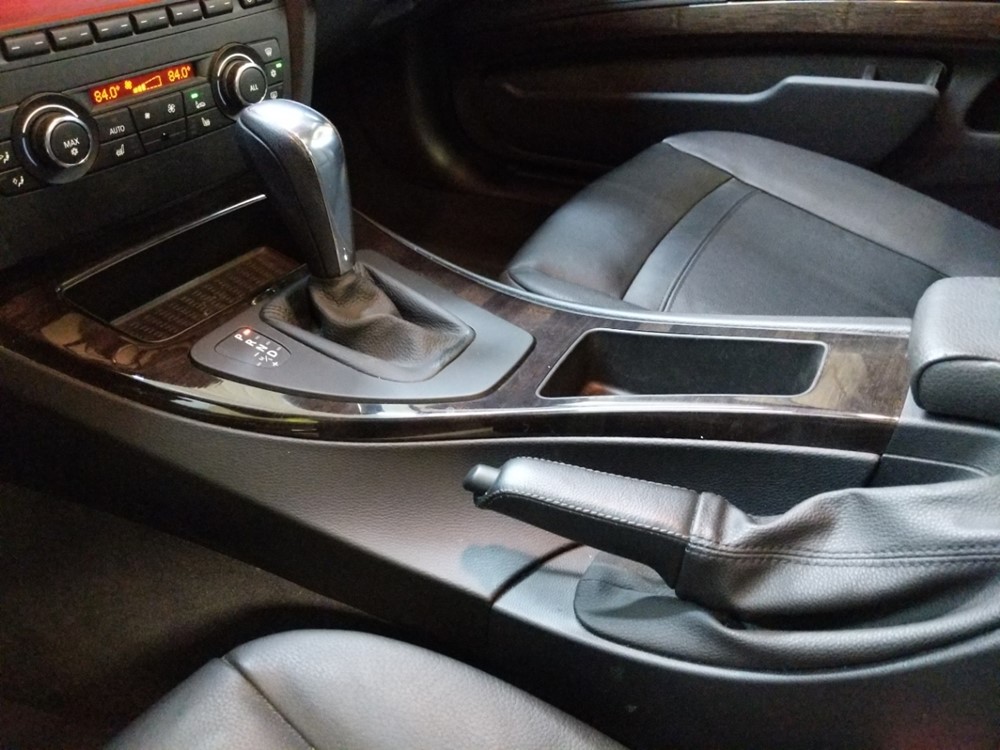2011 BMW 328i - Center Console/Cup Holders