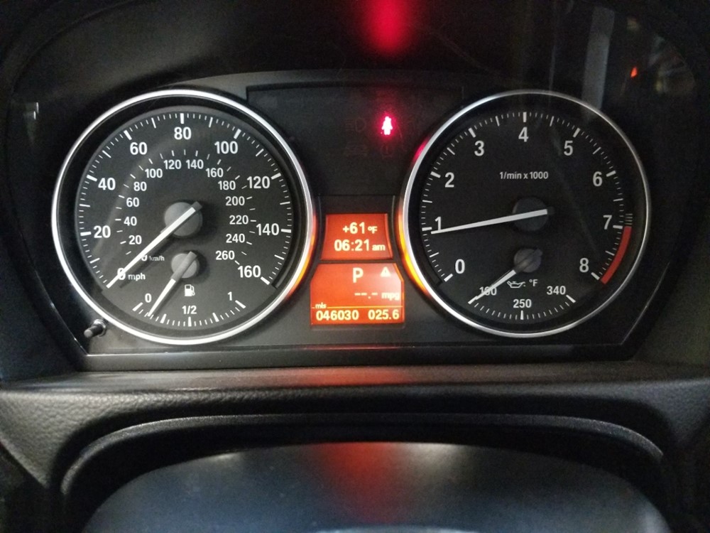 2011 BMW 328i - Odometer Close Up