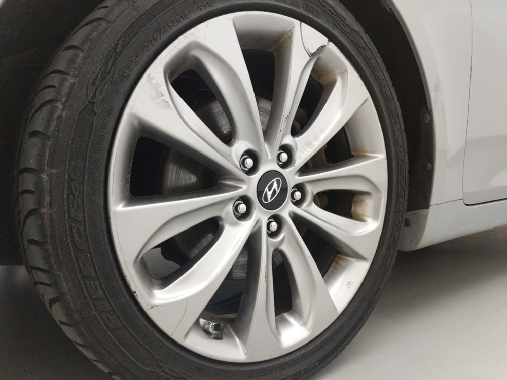 2013 Hyundai Sonata - Wheel