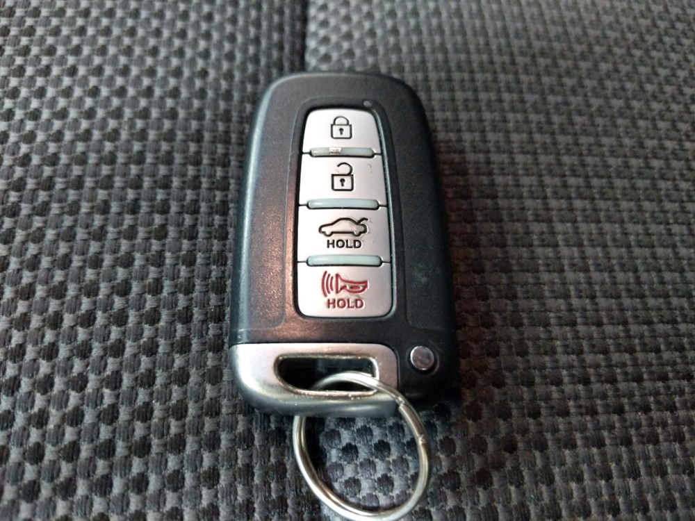 2013 Hyundai Sonata - Keys