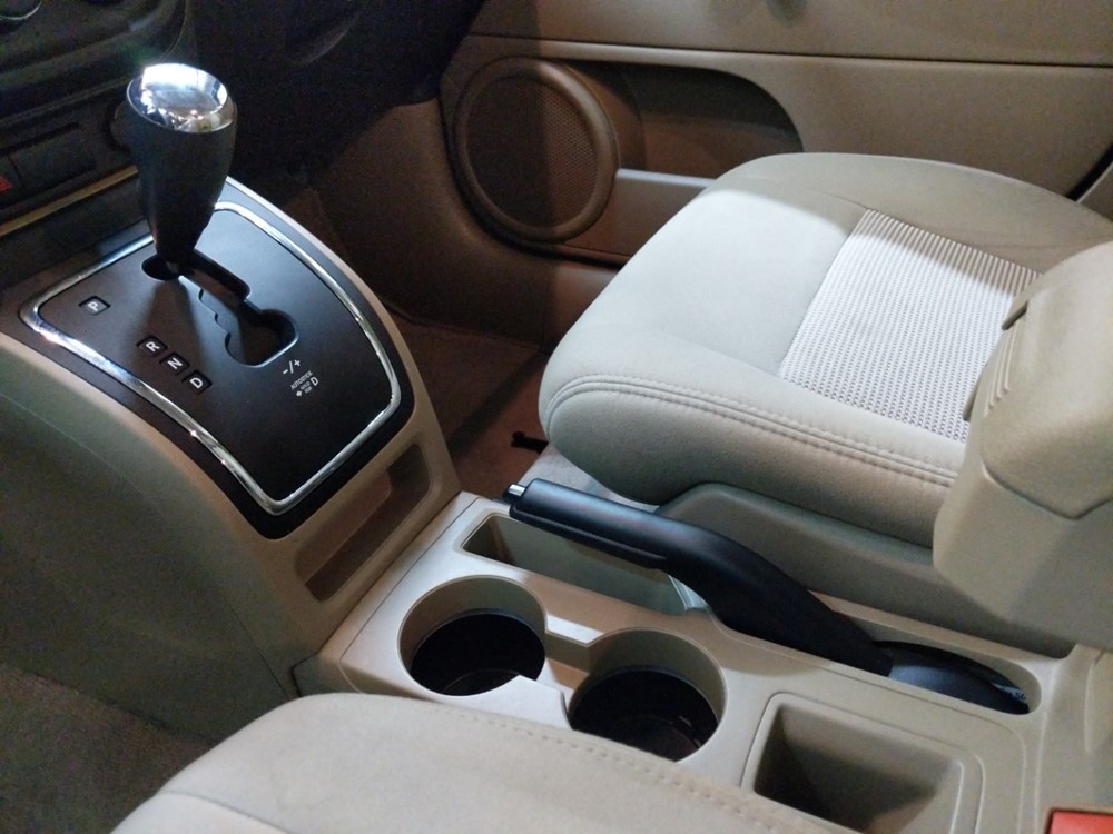 2016 Jeep Patriot - Center Console/Cup Holders