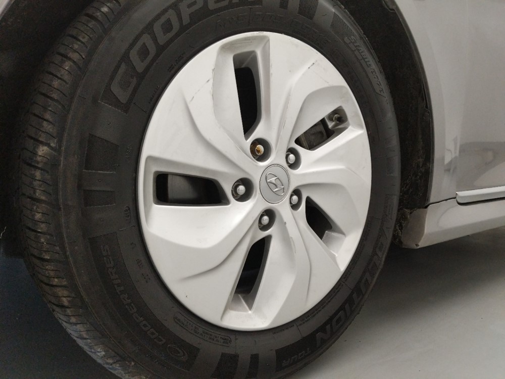 2014 Hyundai Sonata - Wheel