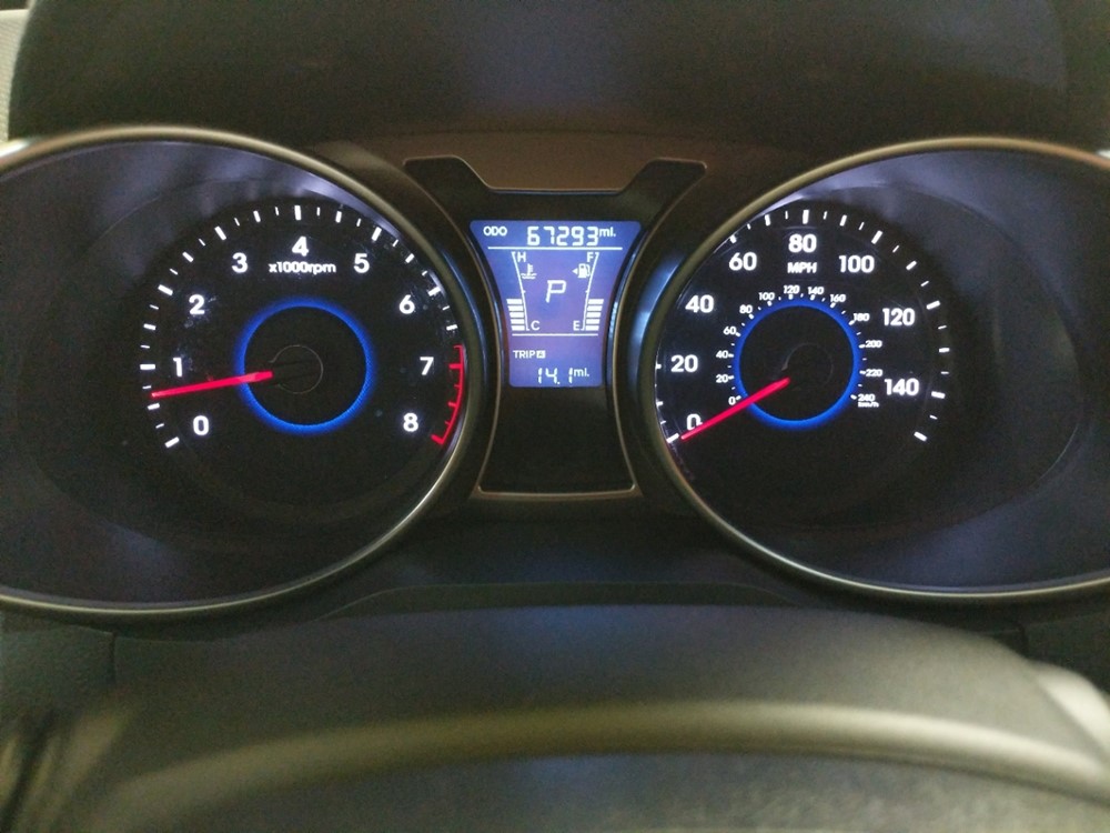 2013 Hyundai Veloster - Odometer Close Up