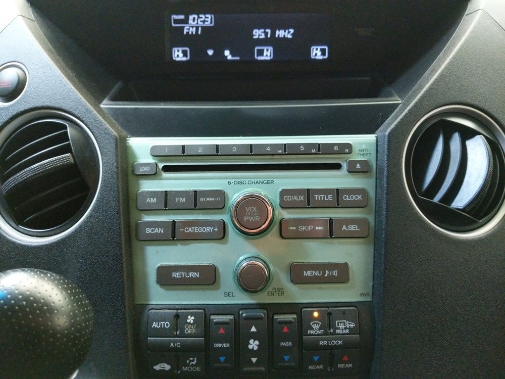 2009 Honda Pilot - Stereo Package
