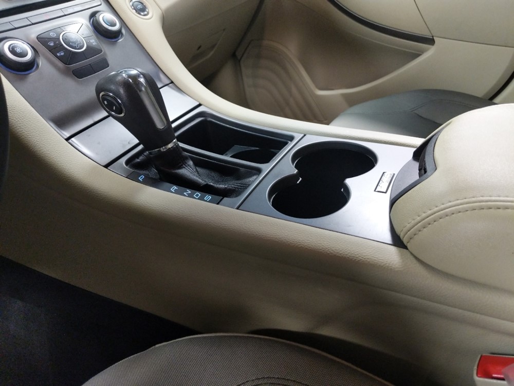 2015 Ford Taurus - Center Console/Cup Holders