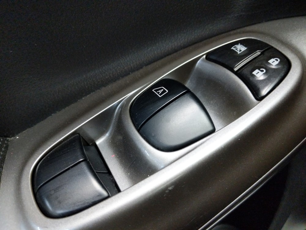 2013 Nissan JUKE - Driver Power Windows/Lock Control