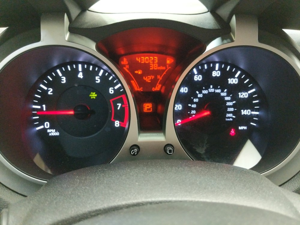 2013 Nissan JUKE - Odometer Close Up