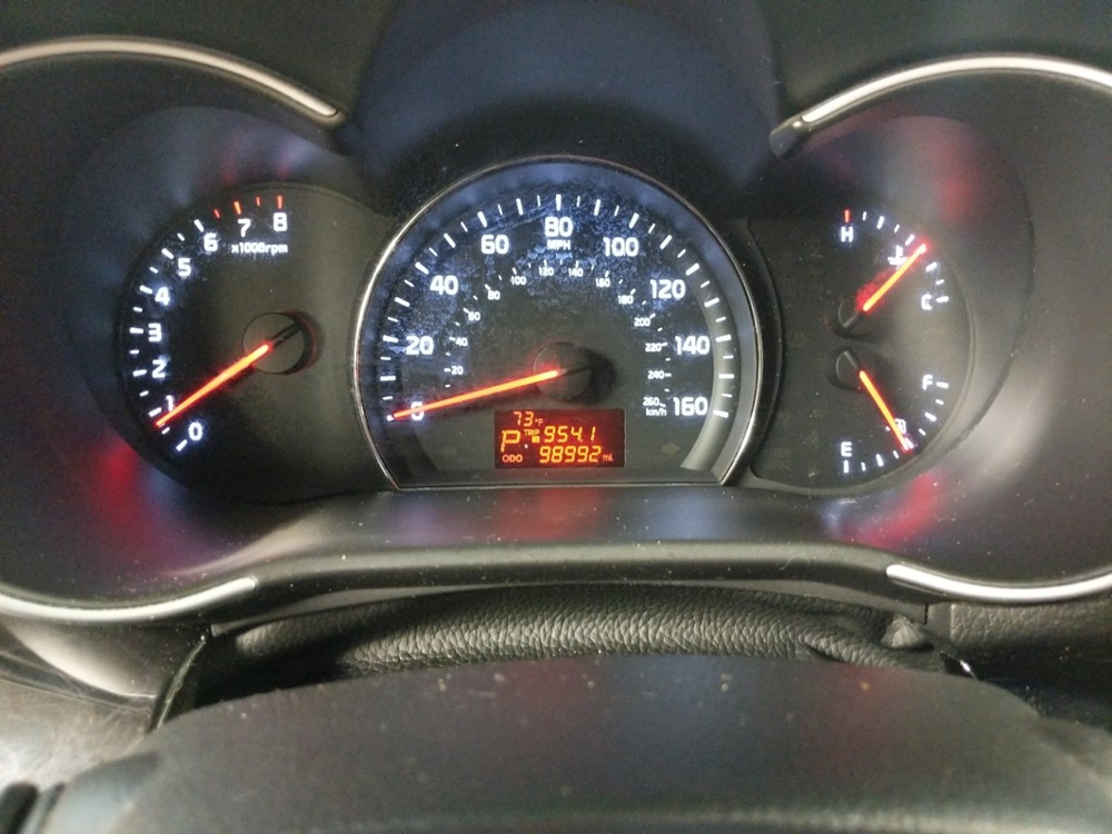 2014 Kia Sorento - Odometer Close Up
