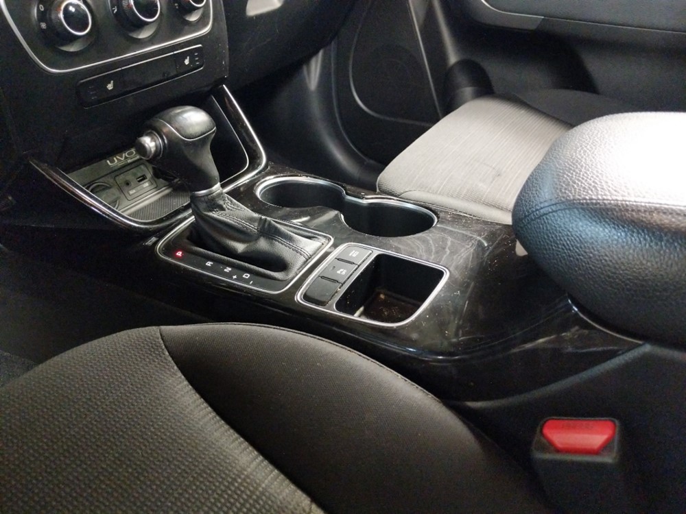 2014 Kia Sorento - Center Console/Cup Holders