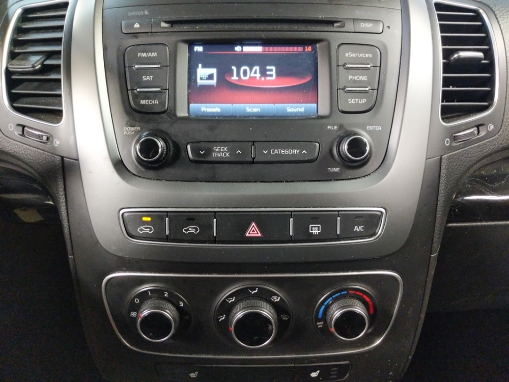 2014 Kia Sorento - Stereo Package